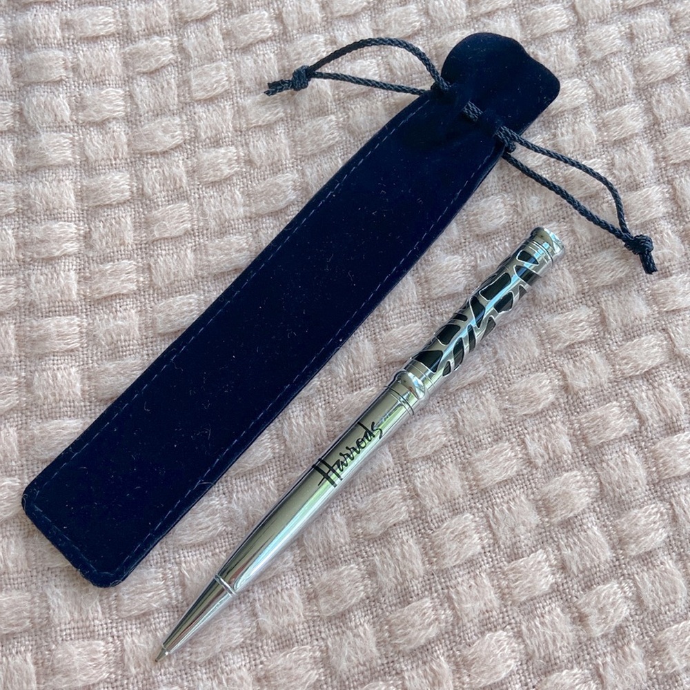 Harrods Textured Signature Pen 🖊️